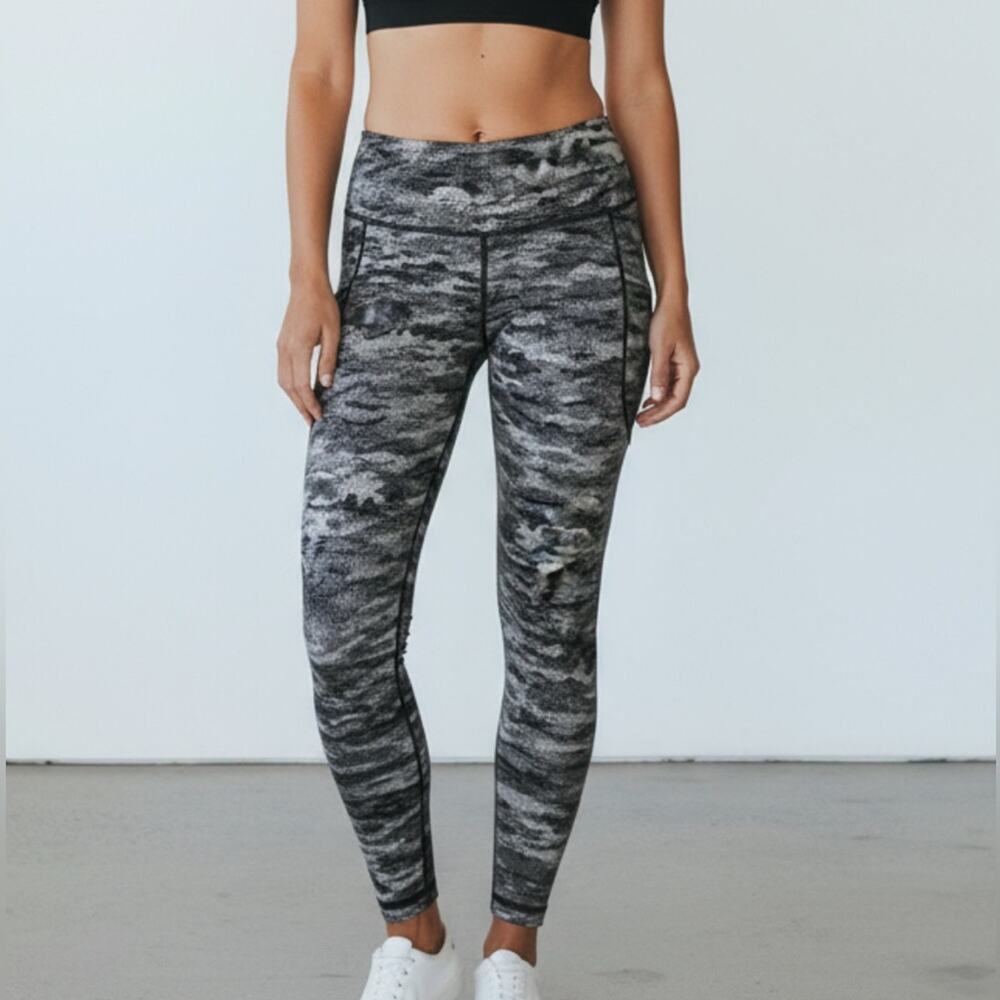 Lululemon leggings size 4